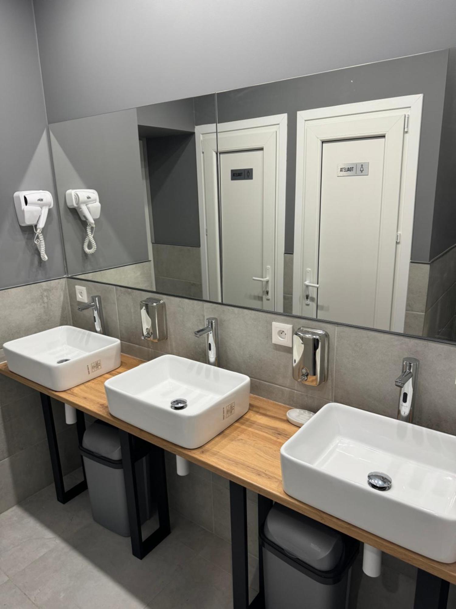 Green Hostel Katowice - 24H Parking Zewnętrze zdjęcie